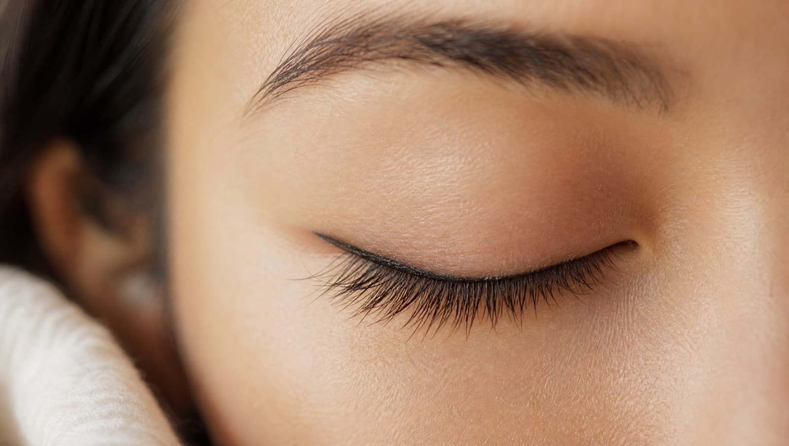 Kalıcı Eyeliner Ne Kadar Süre Kalır?